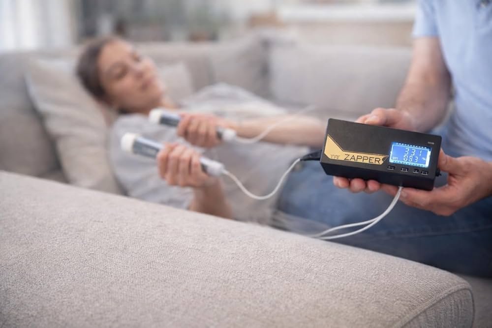 Dispositivo Zapper para electroterapia de baja intensidad en medicina alternativa